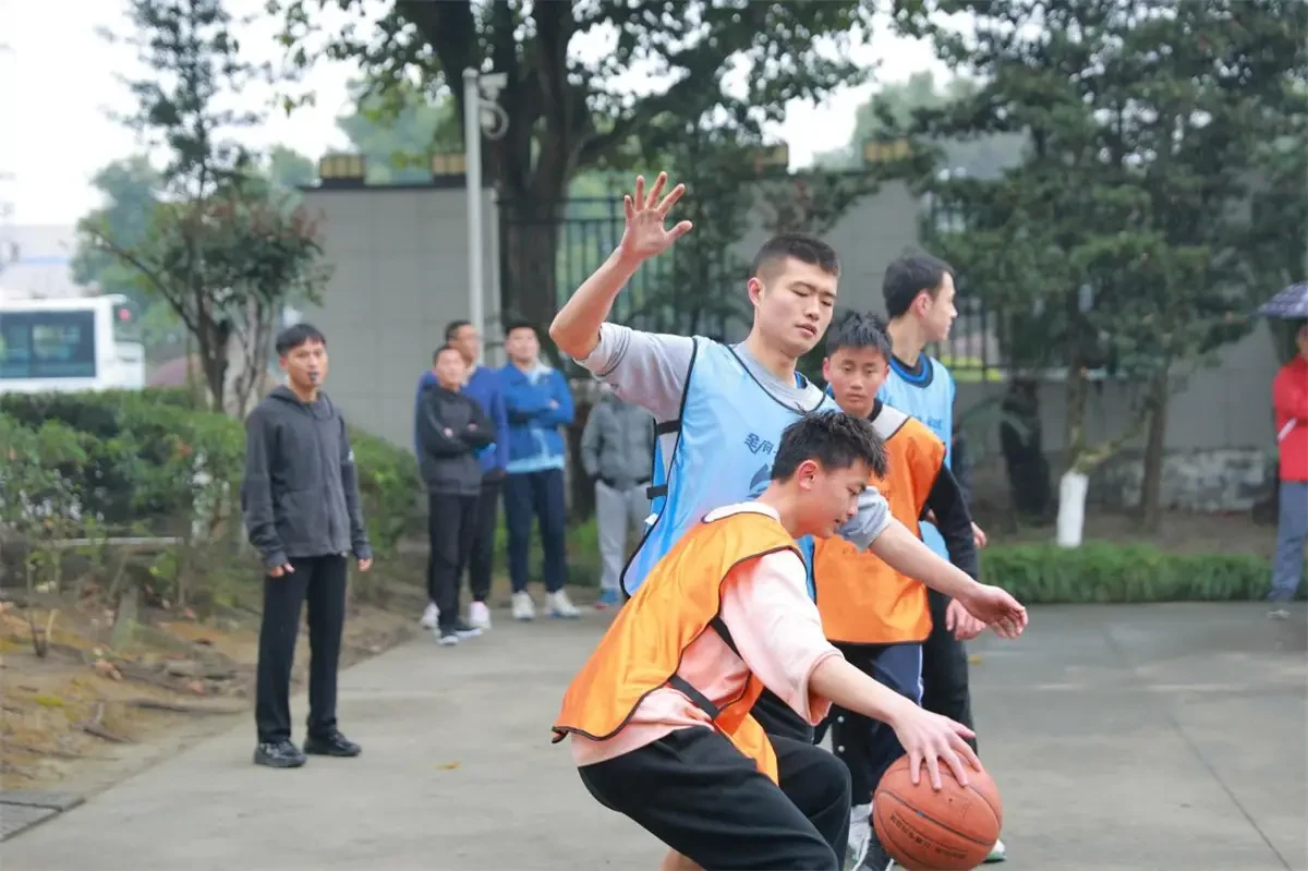 为什么封闭训练是提高篮球水平的有效途径_1
